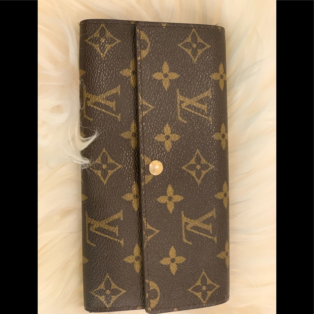 AUTHENTIC Louis Vuitton Wallet